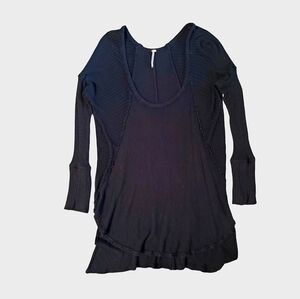 Free People Women's Black Waffle Knit V-neck‎ Distressed Sweater Large